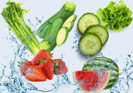 بمب های آبرسان طبیعی؛ معرفی 8 خوراکی با درصد آب بالا (+اینفوگرافیک)