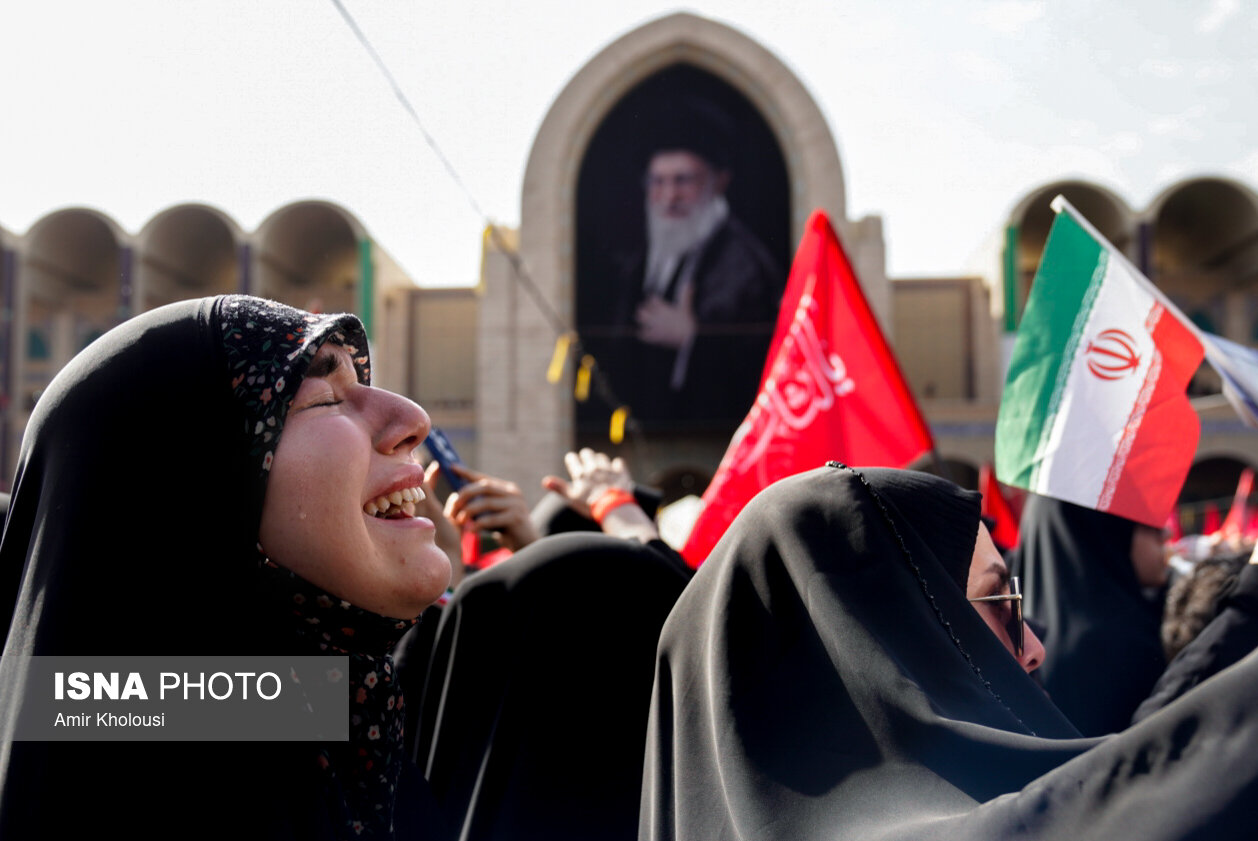 عزاداران در وداع با رهبر شهید عزاداران در وداع با رهبر شهید